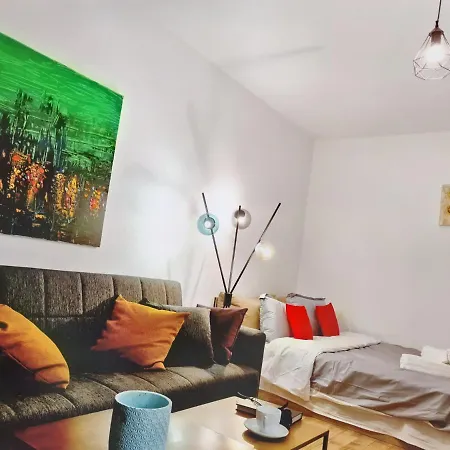 Lovely Ultracentral With Parking Apartman *