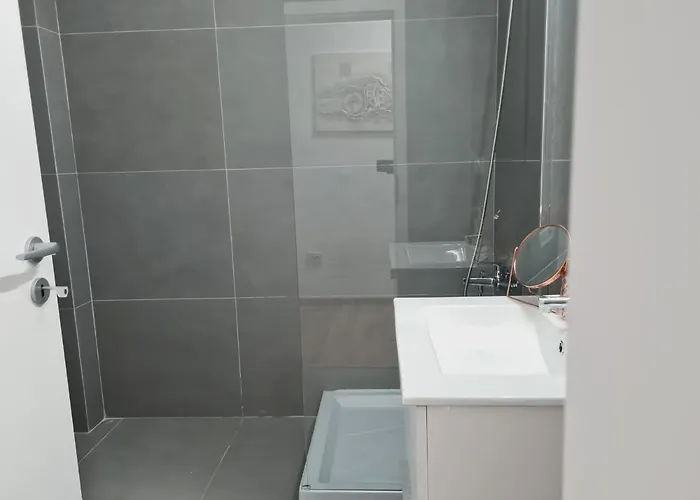 Lovely Ultracentral With Parking *