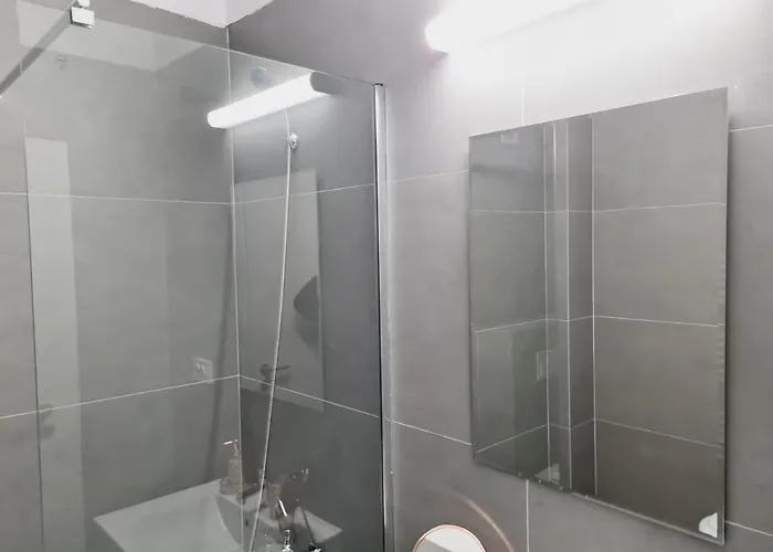 Lovely Ultracentral With Parking Appartement *